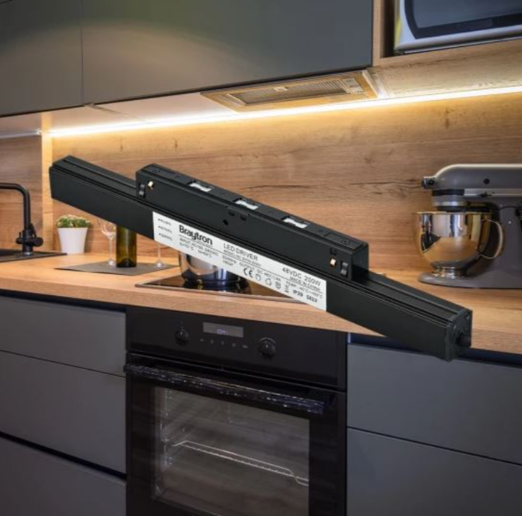 Interny zdroj 200W IP20